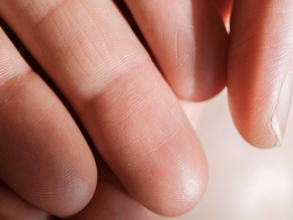 A picture of a person's fingertips