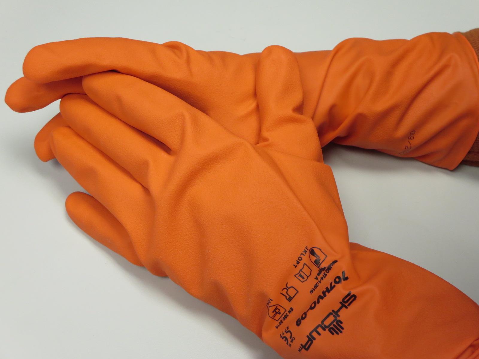 Bare-Handed Experience with Maximum Cut Protection - Superior Glove®  TenActiv™ S21TXUFN